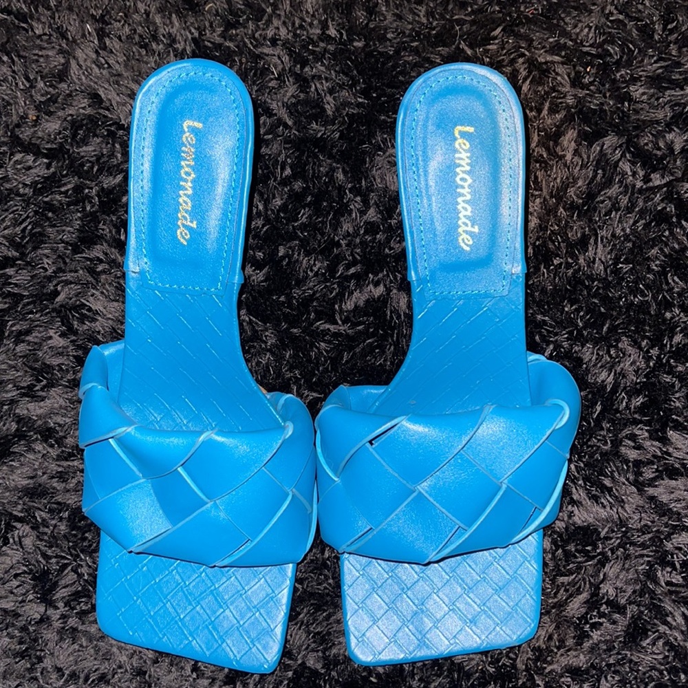 Slippers - Picture 2 of 6